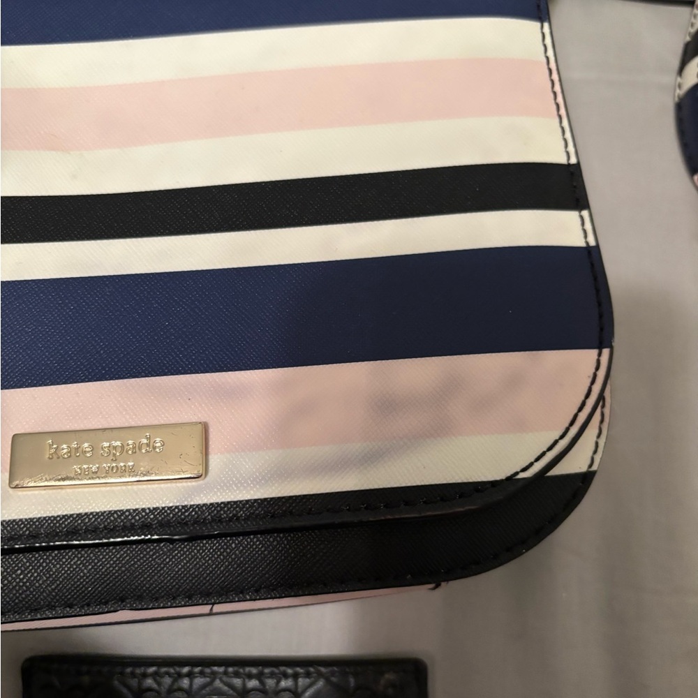 Purse & Wallet - Picture 2 of 4